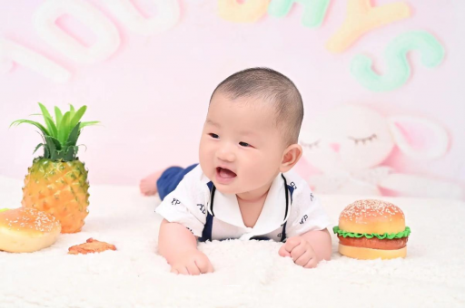仁怀宝宝在妈妈肚子里